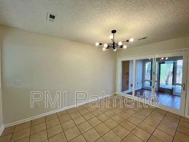 Building Photo - 1422 Beaver Dam Rd