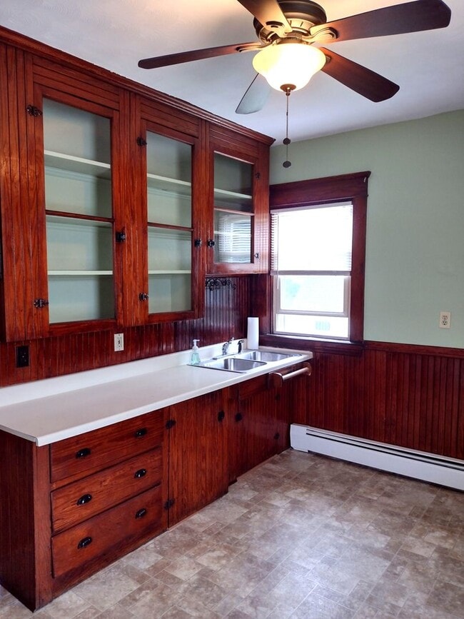 Building Photo - Pawtucket/Darlington – Large One Bed Plus-...