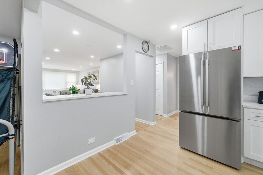 Building Photo - 12804 W Playfield Dr