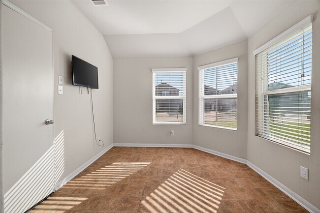 Building Photo - 923 Steel Blue Dr