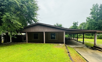 Building Photo - 6841 Klug Pines Rd