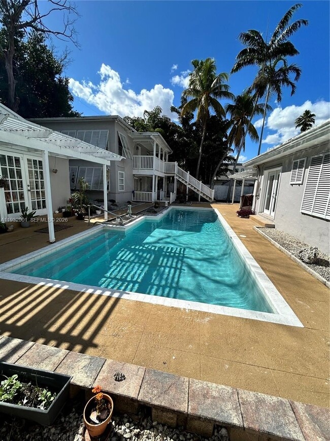 Building Photo - 1628 NE 4th Pl