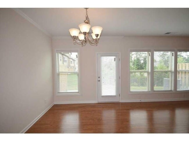 Building Photo - 2144 Greencrest Cir