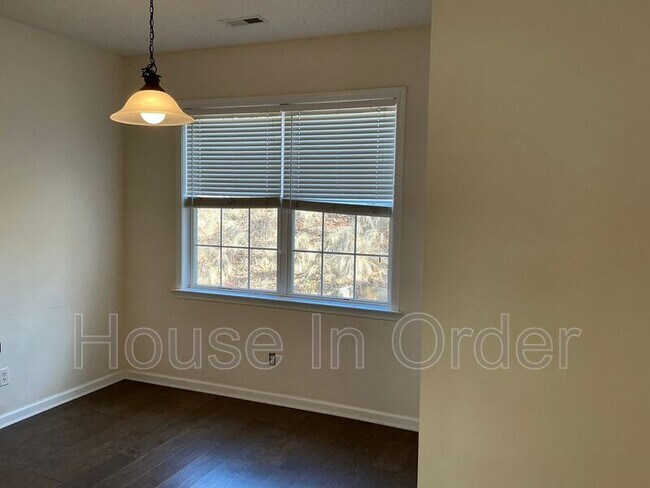 Building Photo - 46 Summer Meadow Rd