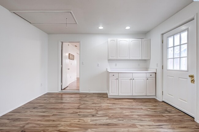 Building Photo - Nice Home, Yard care Included