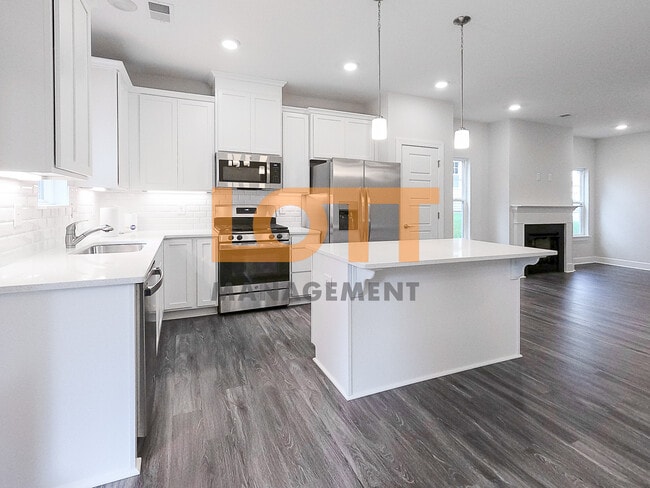 Building Photo - 24 Jaycee Ct