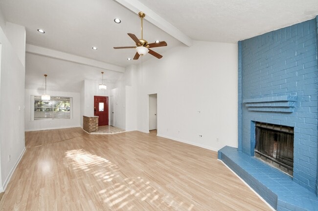 Building Photo - 3611 Bee Bayou Ln