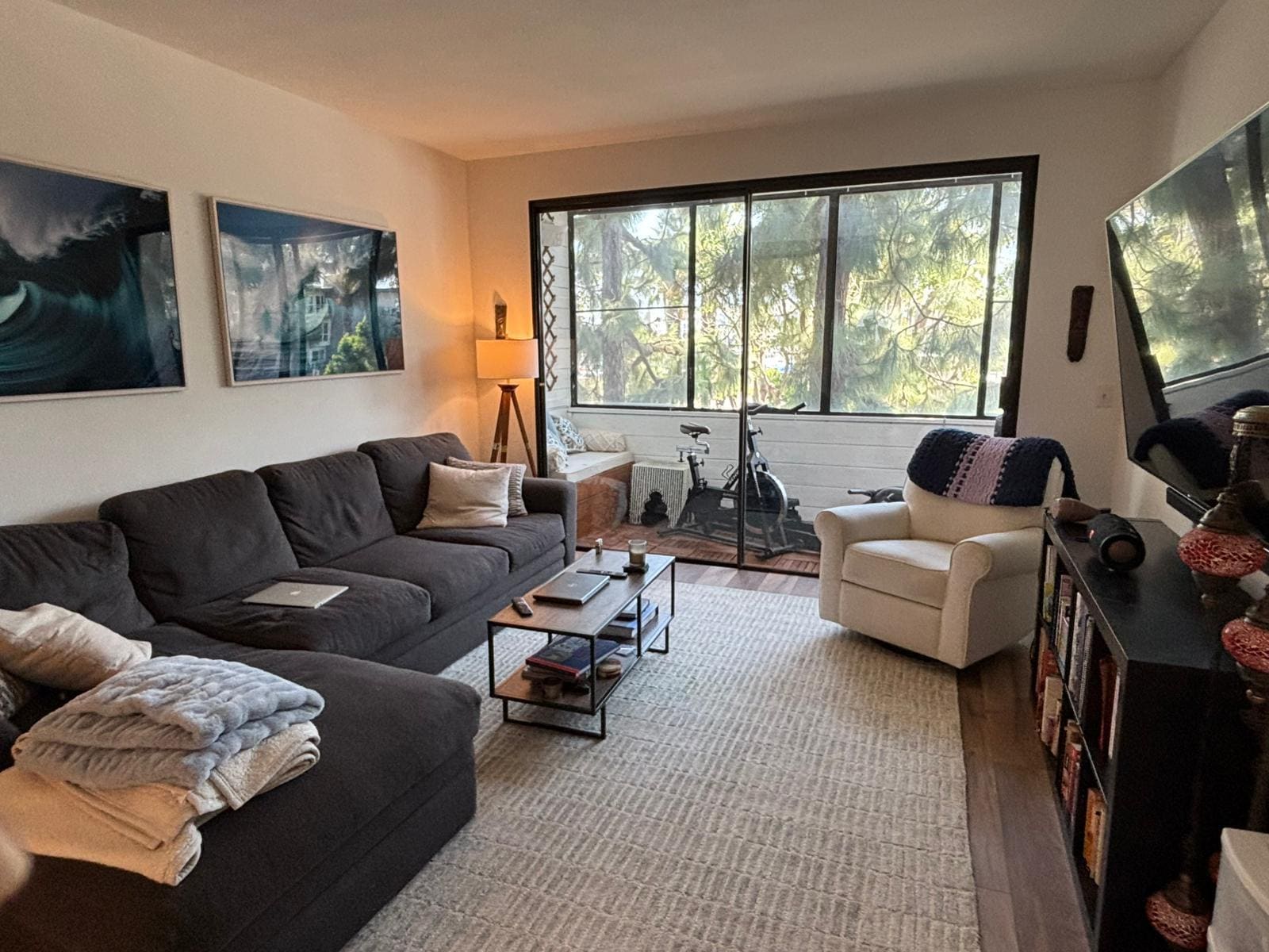 Building Photo - 310 Tahiti Way