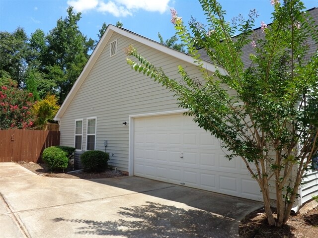 Building Photo - 2075 Reserve Pky