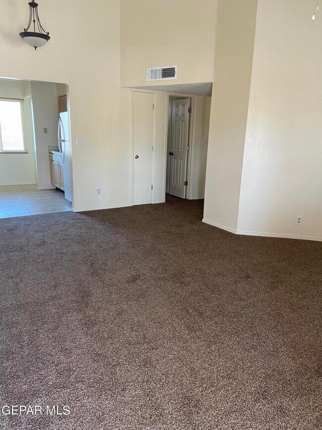 Building Photo - 591 Bartlett Dr