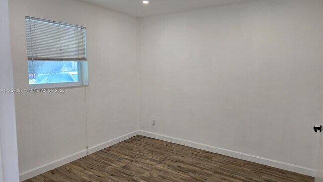 Building Photo - 3801 SW 31st Dr