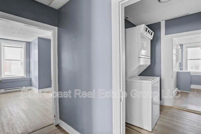 Building Photo - 15 E Water St