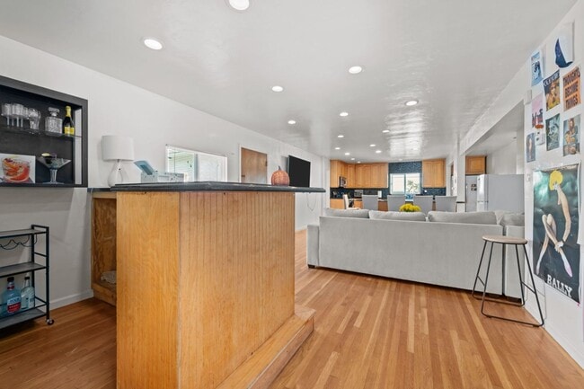 Building Photo - 5227 E Falls View Dr