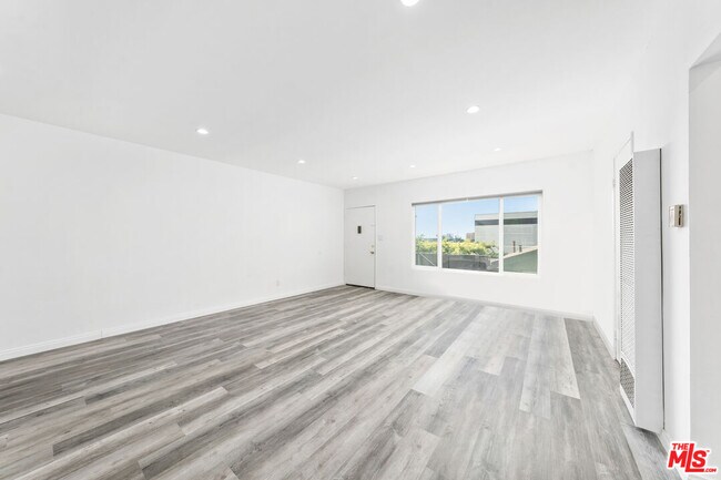 Building Photo - 646 Tularosa Dr