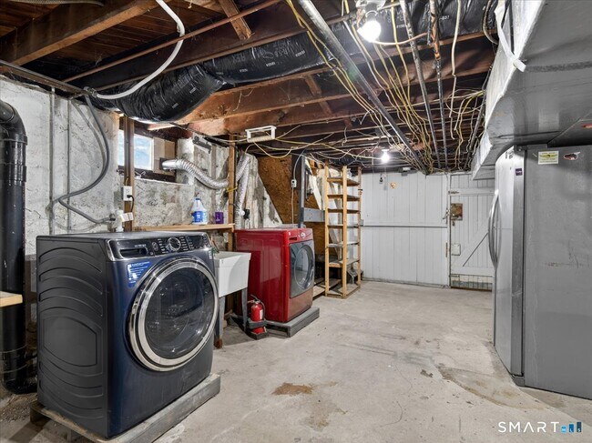 Building Photo - 91 Jewett St