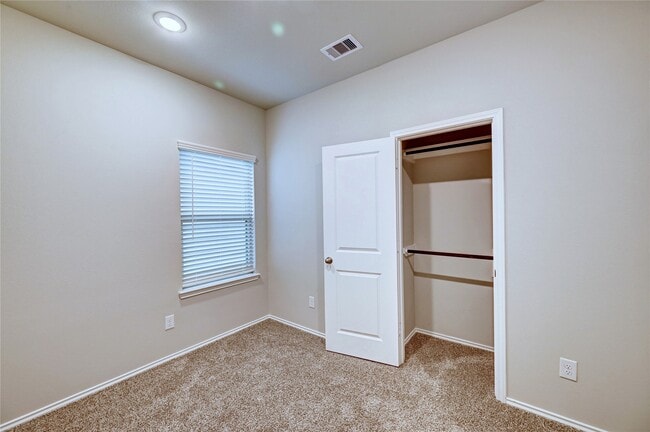 Building Photo - 10196 Barberry St