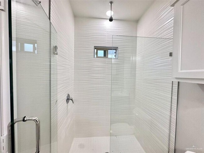 Building Photo - 1513 Shavano Dr