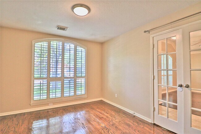 Building Photo - 4530 Springfield Lakes St