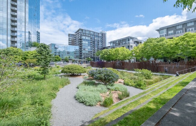 Building Photo - 1255 NW 9th Ave