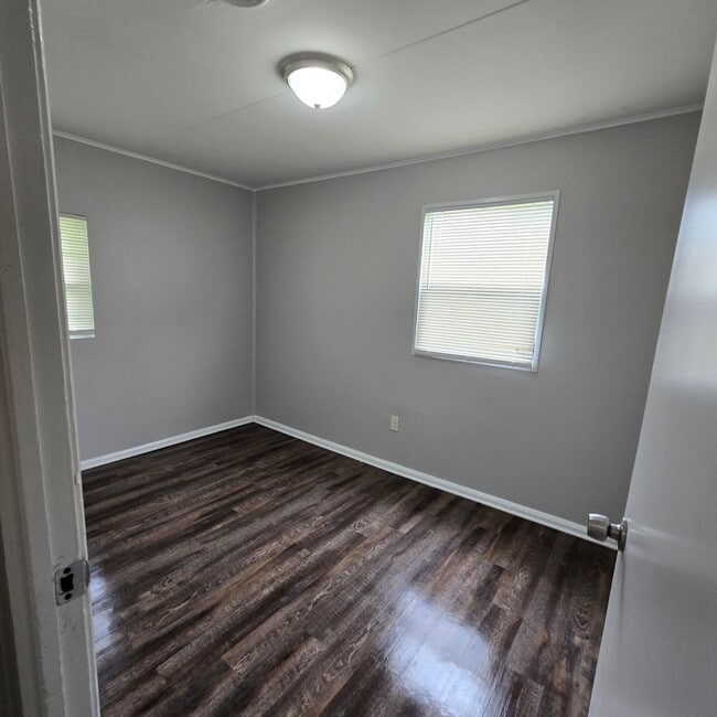 Building Photo - 1222 Canfield Ave