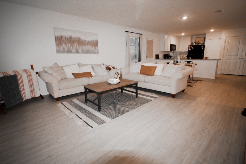 Building Photo - 15104 Bull Wagon Wy