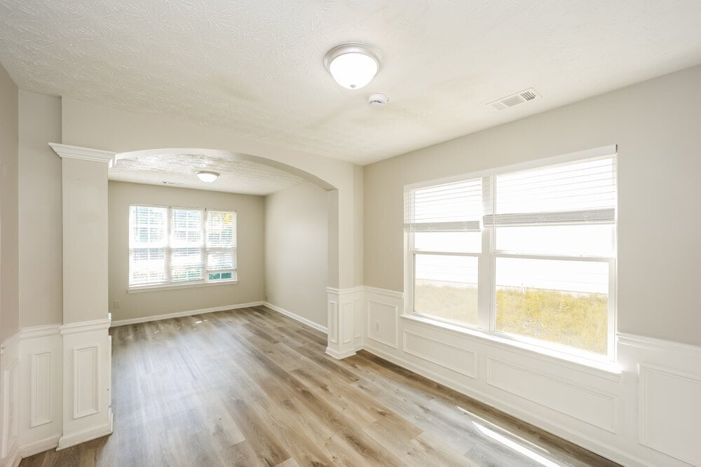 Building Photo - 9422 Lakeview Rd