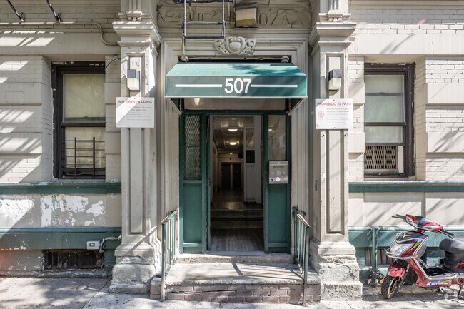 Building Photo - 507 W 171st St