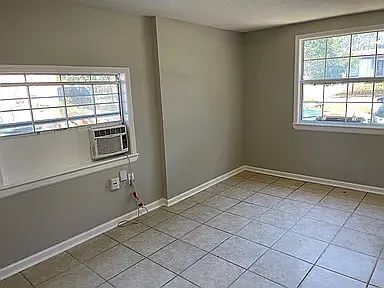 Building Photo - 4028 Loys Dr