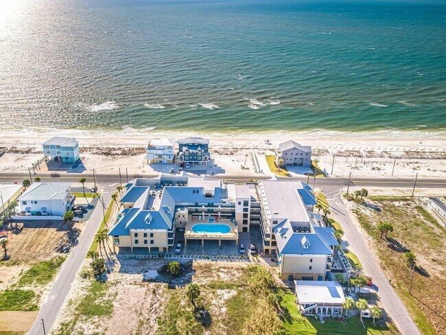 Building Photo - Gulf View Three-Bedroom