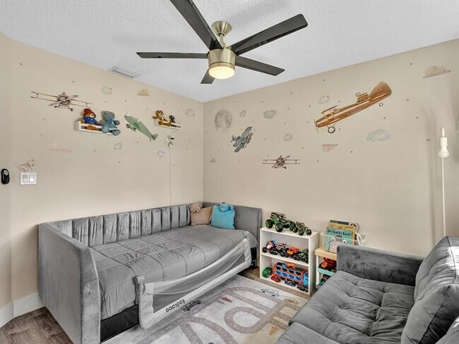 Building Photo - 9831 SW 58th Ct