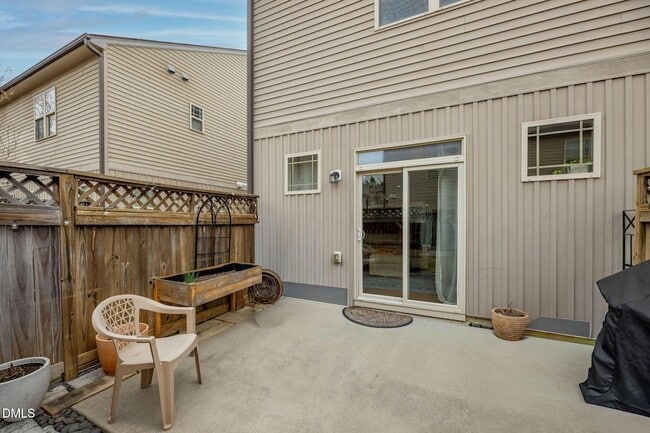 Building Photo - 2816 Piedmont River Way