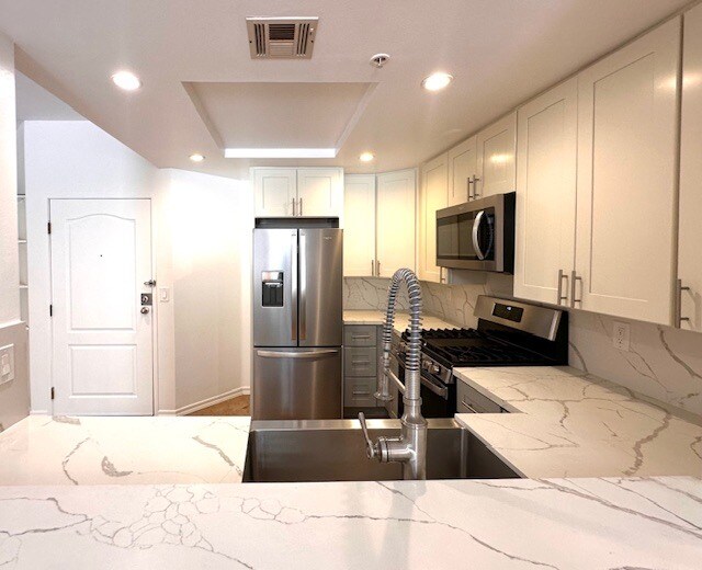 Building Photo - 4750 Templeton St