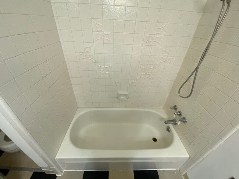 Building Photo - 2425 C St