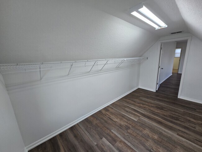 Building Photo - 110 Pine Bluff Blvd W