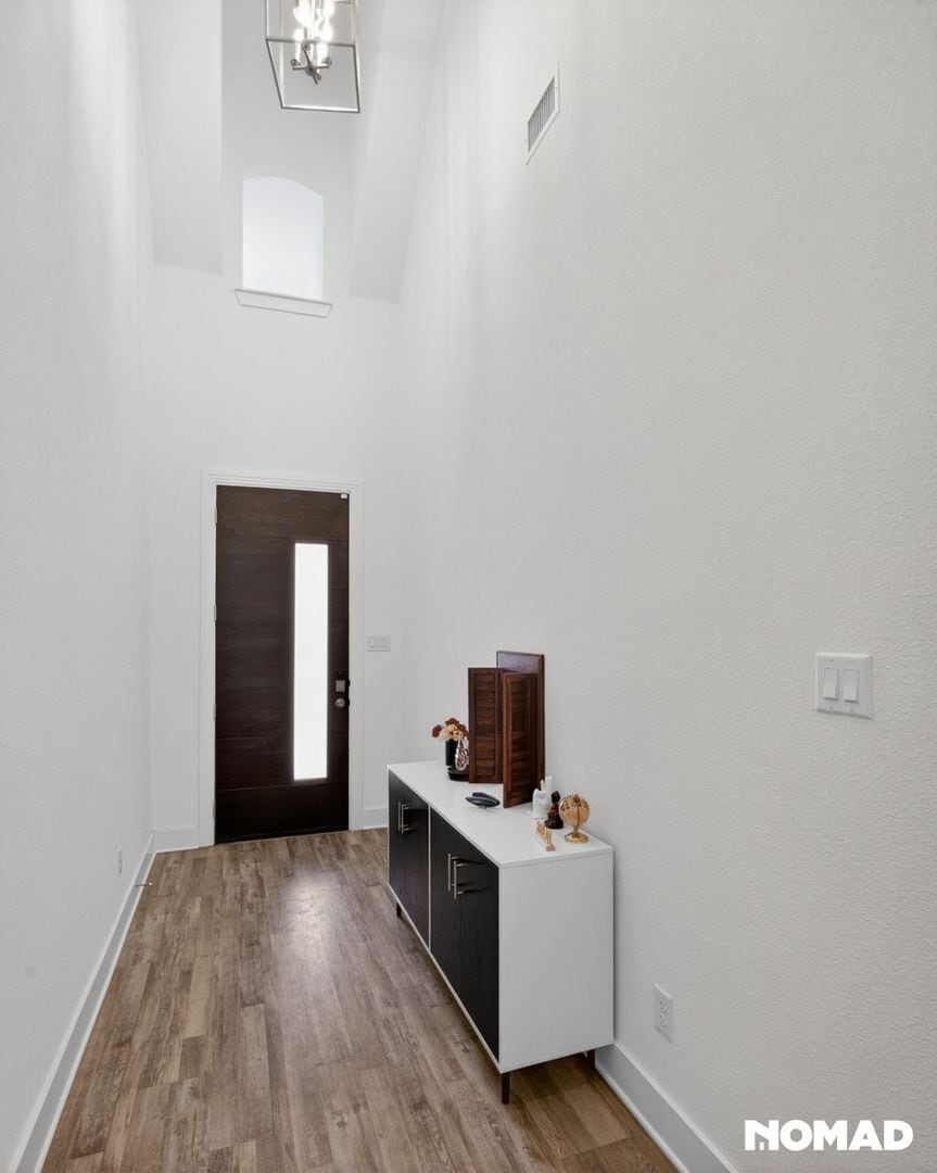 Building Photo - 1120 Saddle Ridge Dr