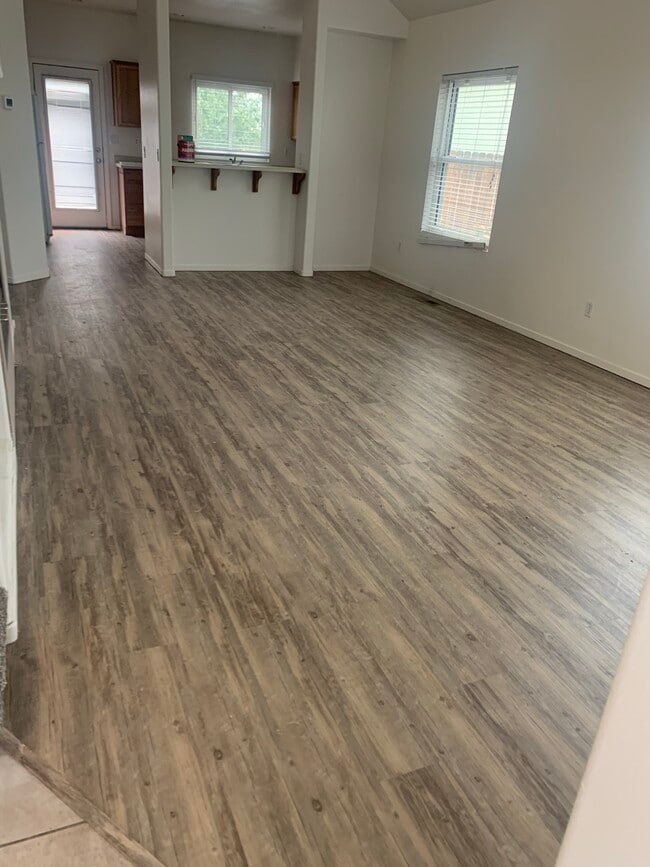 Building Photo - 5410 Village Meadows Dr