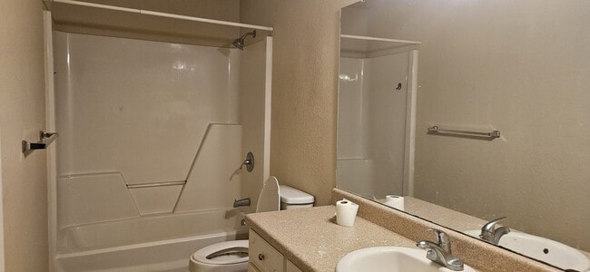 Building Photo - 127 Radford Cir