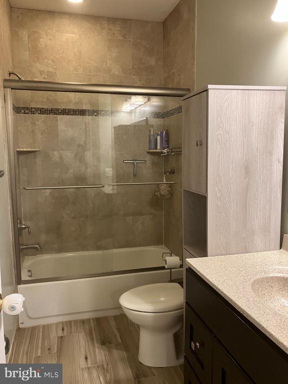 Building Photo - 7161 Elm Ct