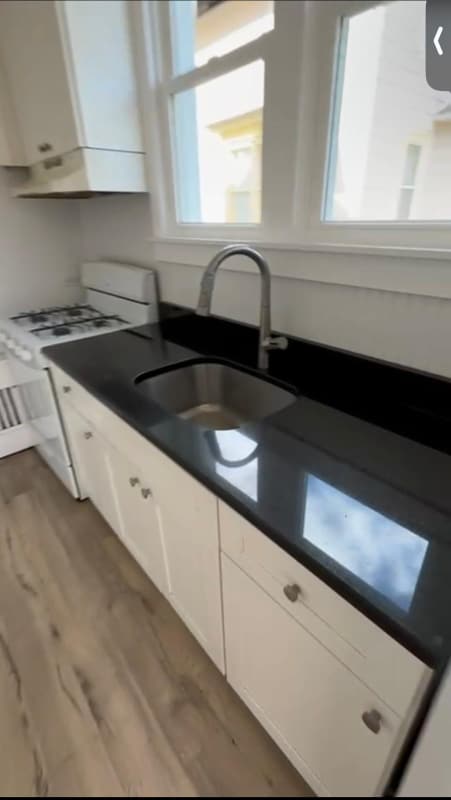 Building Photo - 111 Branchport Ave