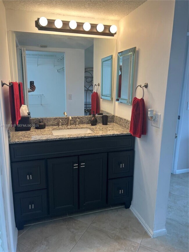 Building Photo - 12550 SW 15th St