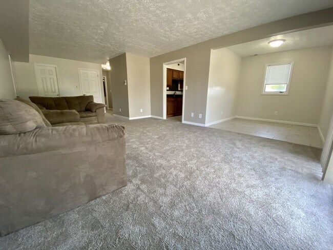Building Photo - 123 S Regency Dr