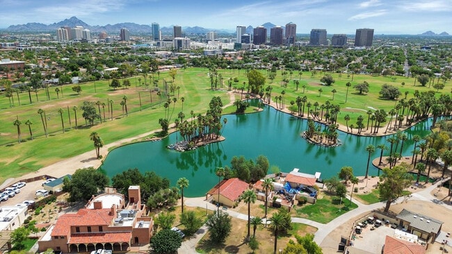 Building Photo - 1021 W Encanto Blvd