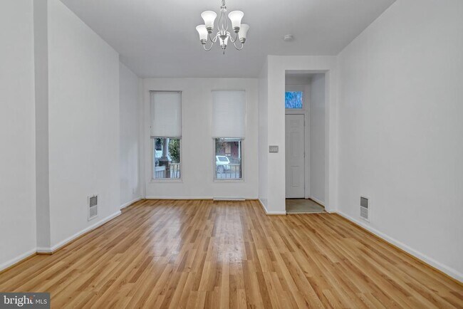 Building Photo - 3027 Walbrook Ave