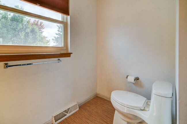 Building Photo - 1398 Prairie Rose Dr