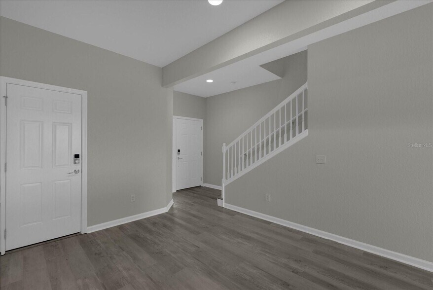 Building Photo - 4500 SW 52nd Cir