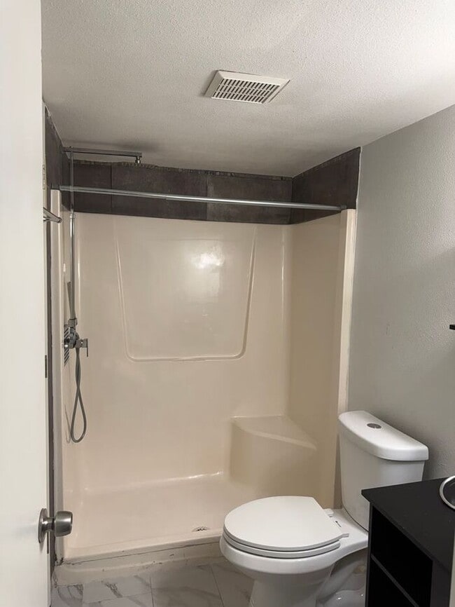 Building Photo - Fantastic 3/3 Townhome in Windsor Pines, Kissimmee