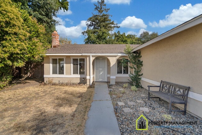 Building Photo - Remodeled 4-Bedroom Retreat with Large Backyard