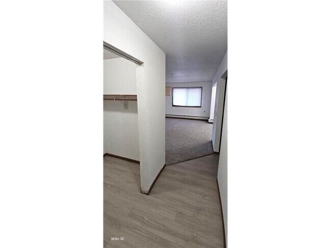 Building Photo - 16 Green River Rd