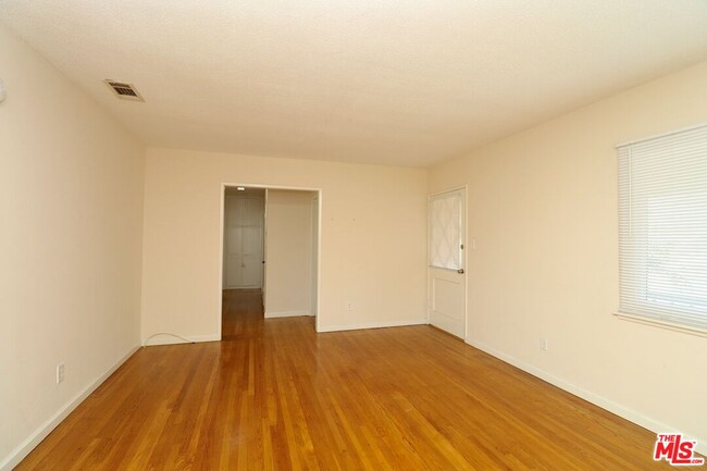 Building Photo - 14908 Steprock Dr