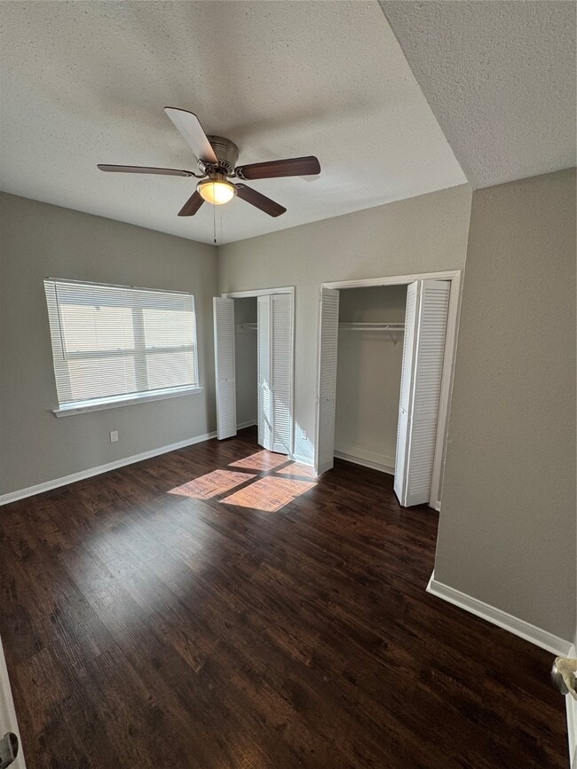 Building Photo - 7700 Creekbend Dr